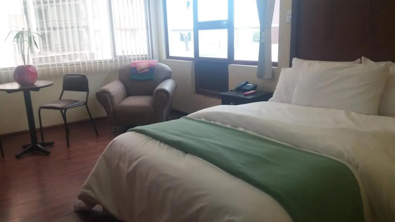 Hotel Saint Thomas Quito Ecuador
