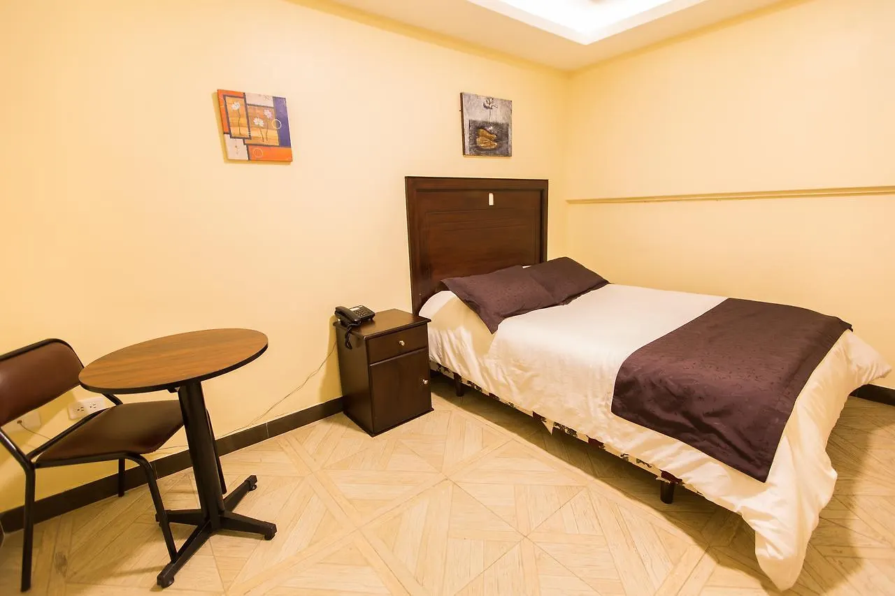 ***  Hotel Saint Thomas Quito Ecuador